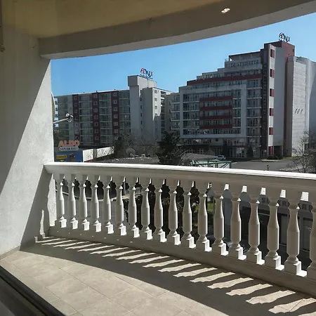 мирамар палас, роял апарт Апартамент